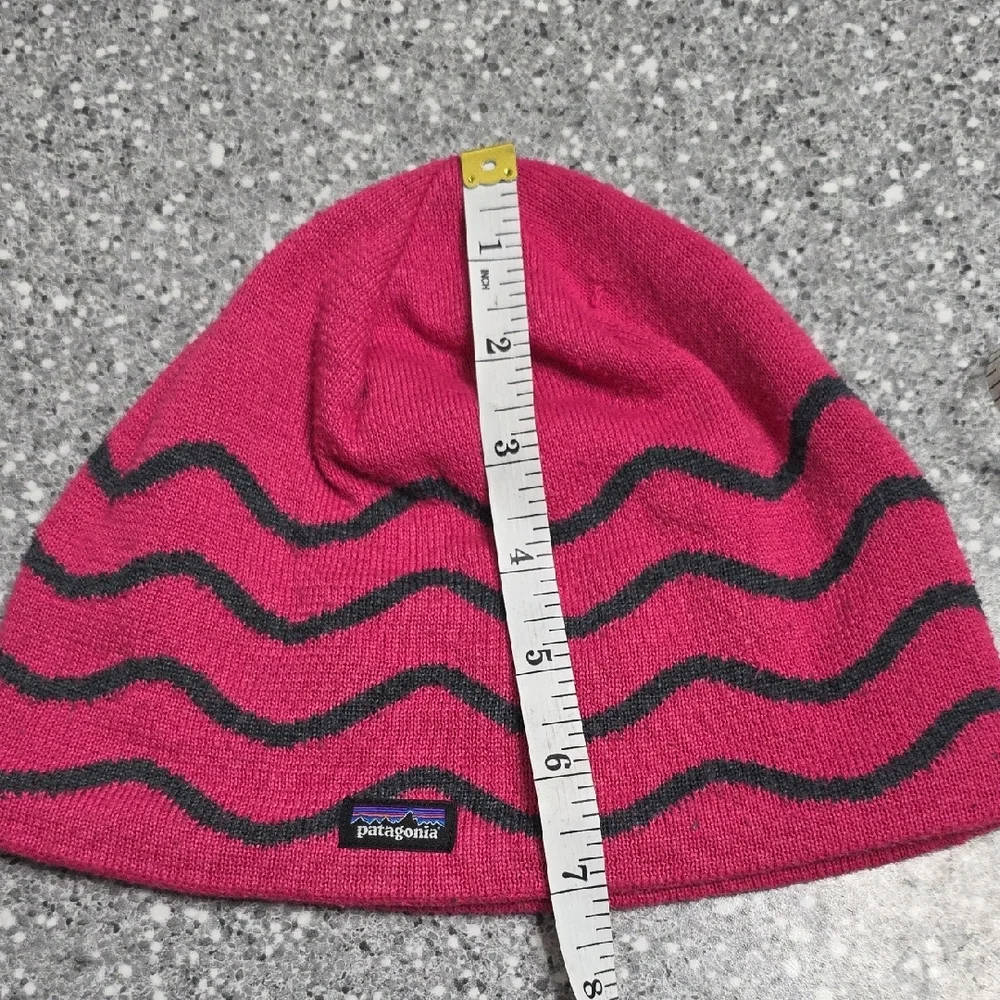 Patagonia Kids Fuchsia and Charcoal Wave Beanie